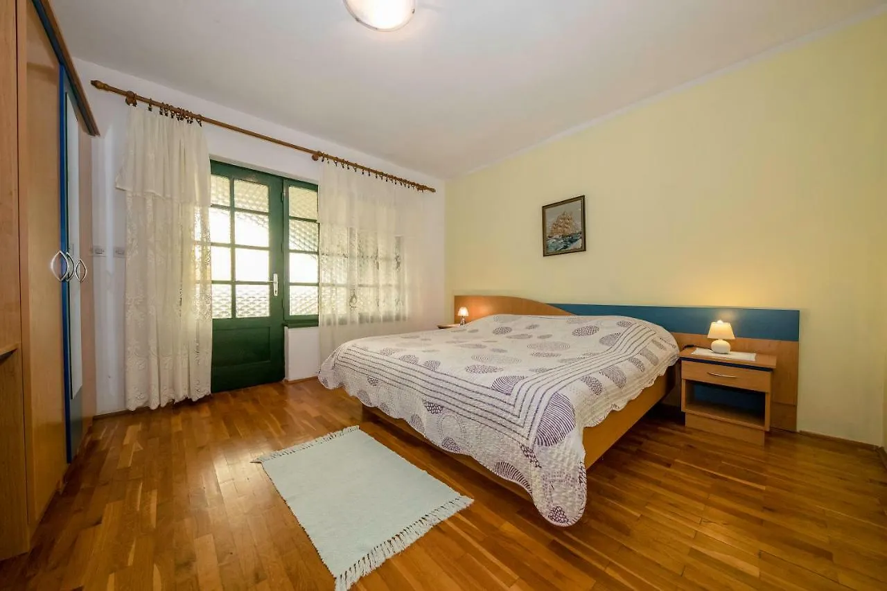 Apartmán Lero Banjol 0*,