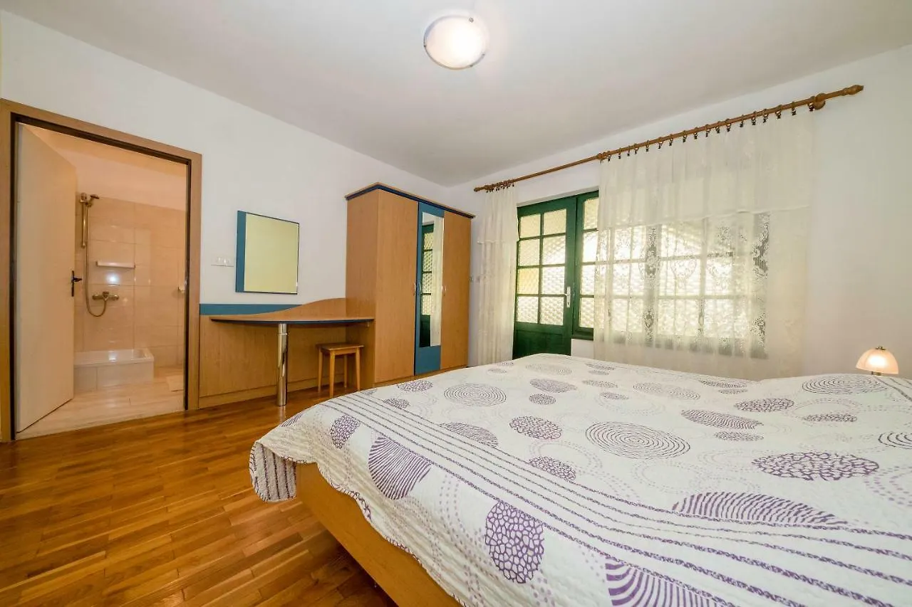 Appartamento Lero Banjol 0*,  Croazia